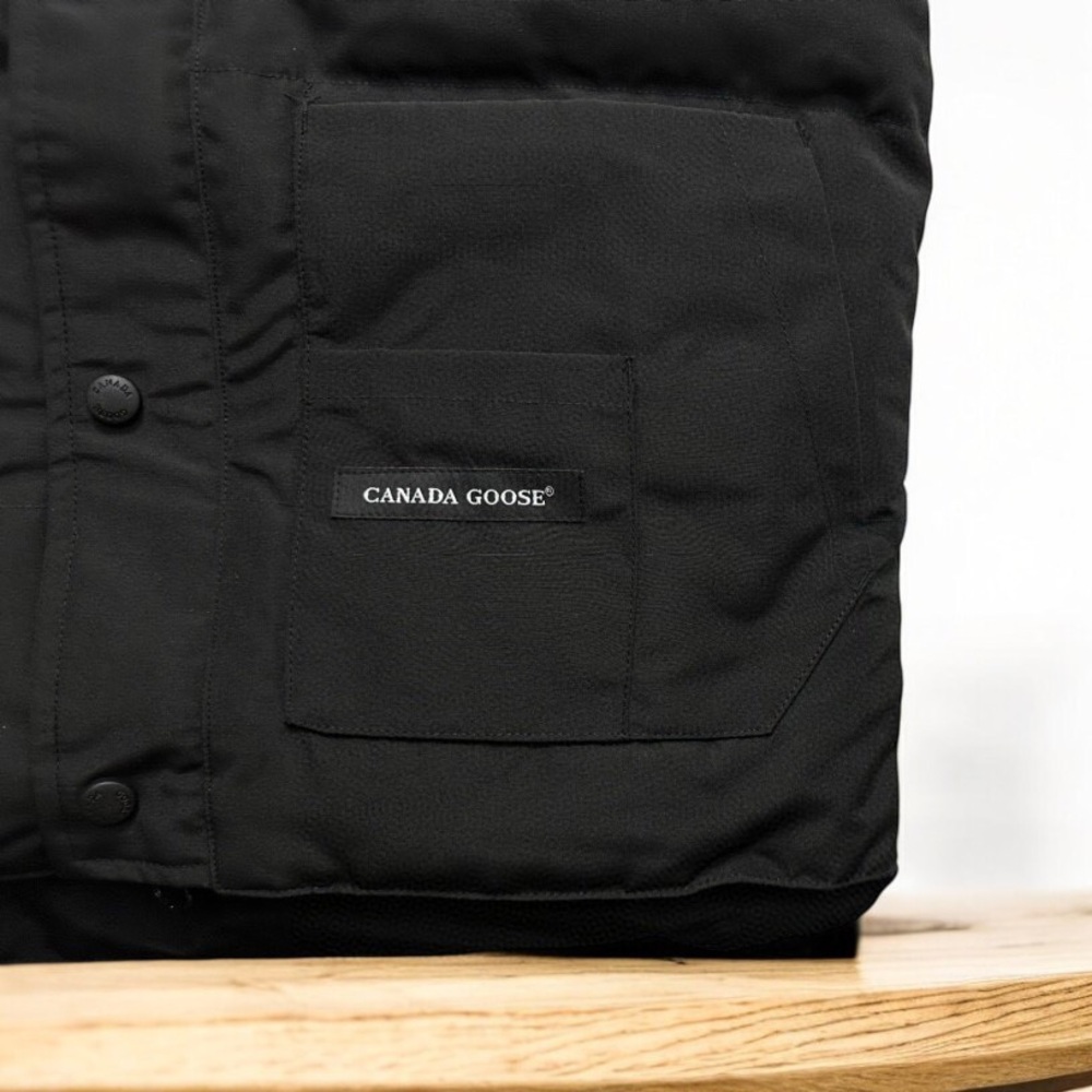 Canada Goose Black Puffer Vest - Picture 6 of 7